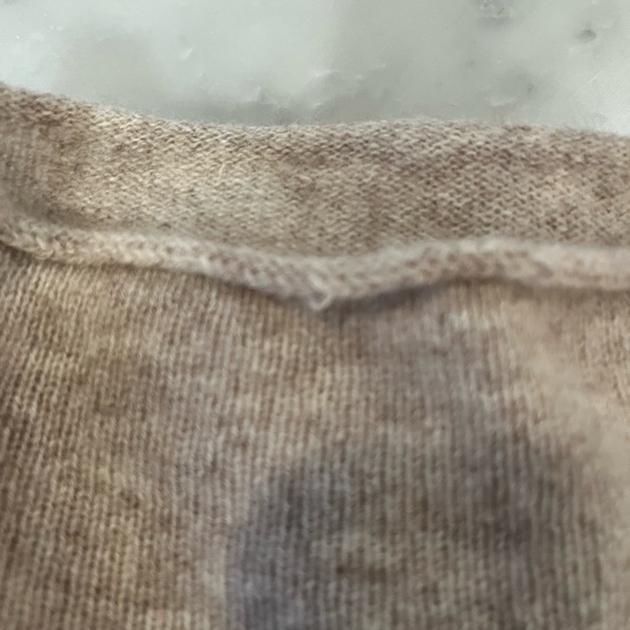 Reformation Cashmere Mock Turtleneck in Oatmeal Cropped Small - Picture 6 of 6